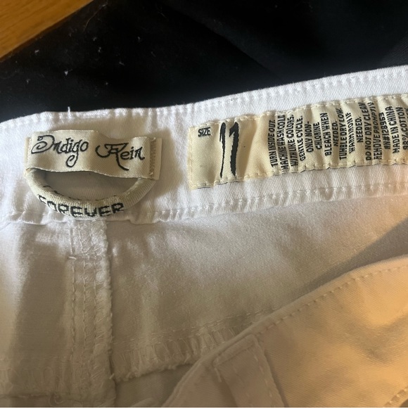 Indigo Rein white cropped capri jeans - Picture 3 of 3